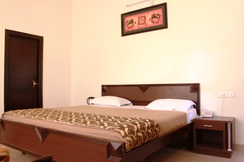 Hotel Utsav Dehradun Exterior foto